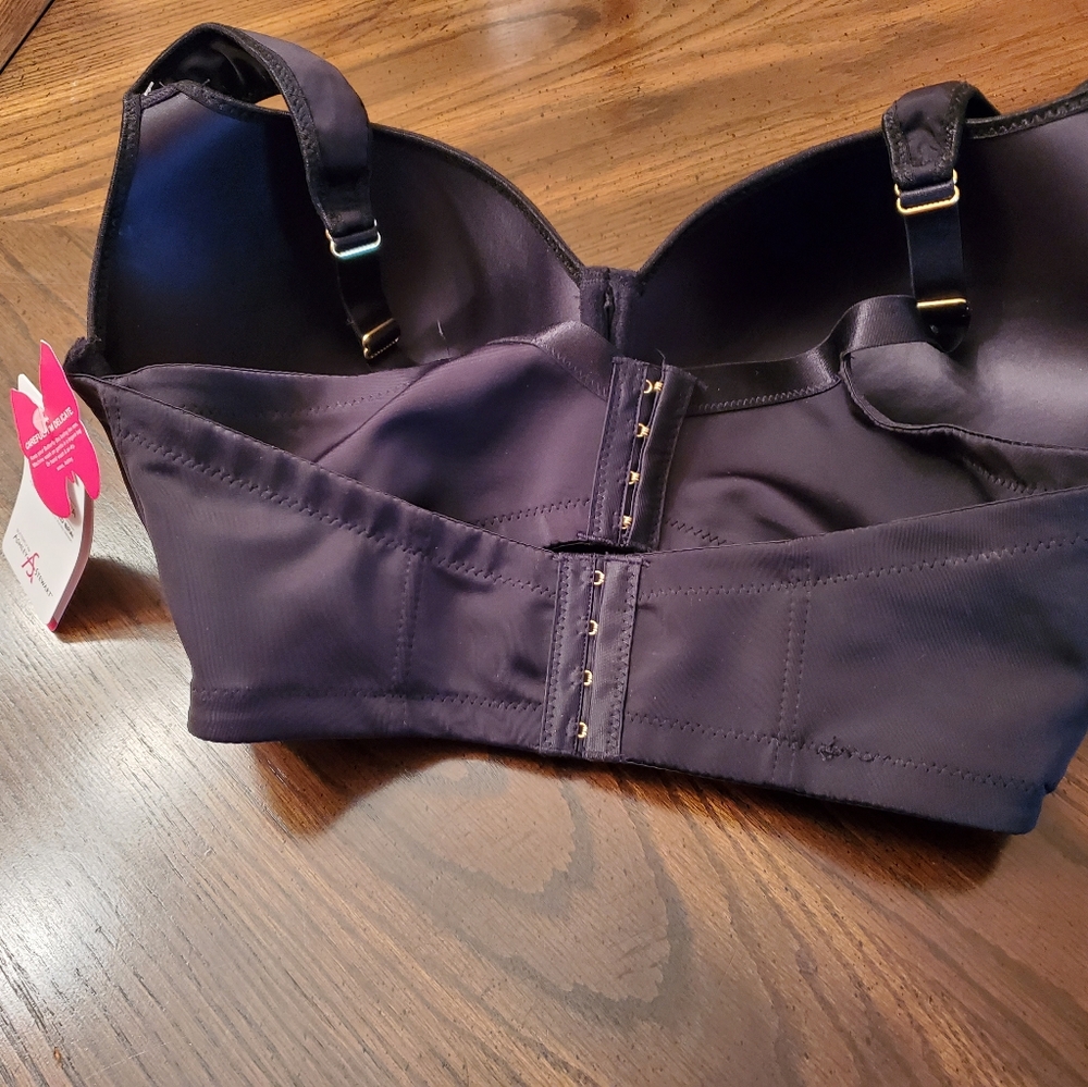 Black Butterfly Bra, size 38DDD, new  with tags